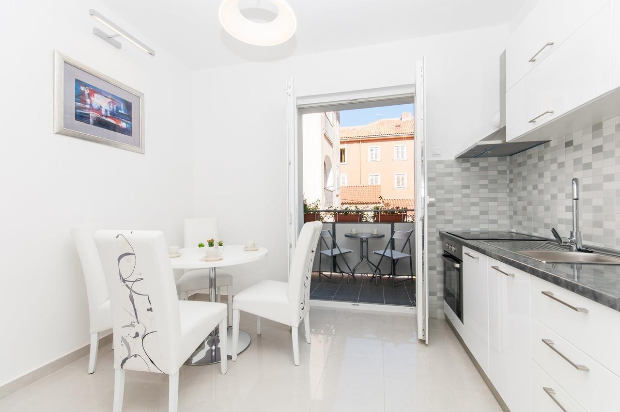 זאדאר Fifi Apartment W. Parking In Old Town מראה חיצוני תמונה